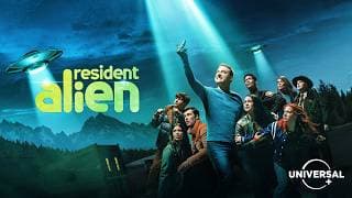 Prêts pour une petite visite privée ? 😉Resident Alien | Saisons 1 à 3 | À la demande sur Universal+.